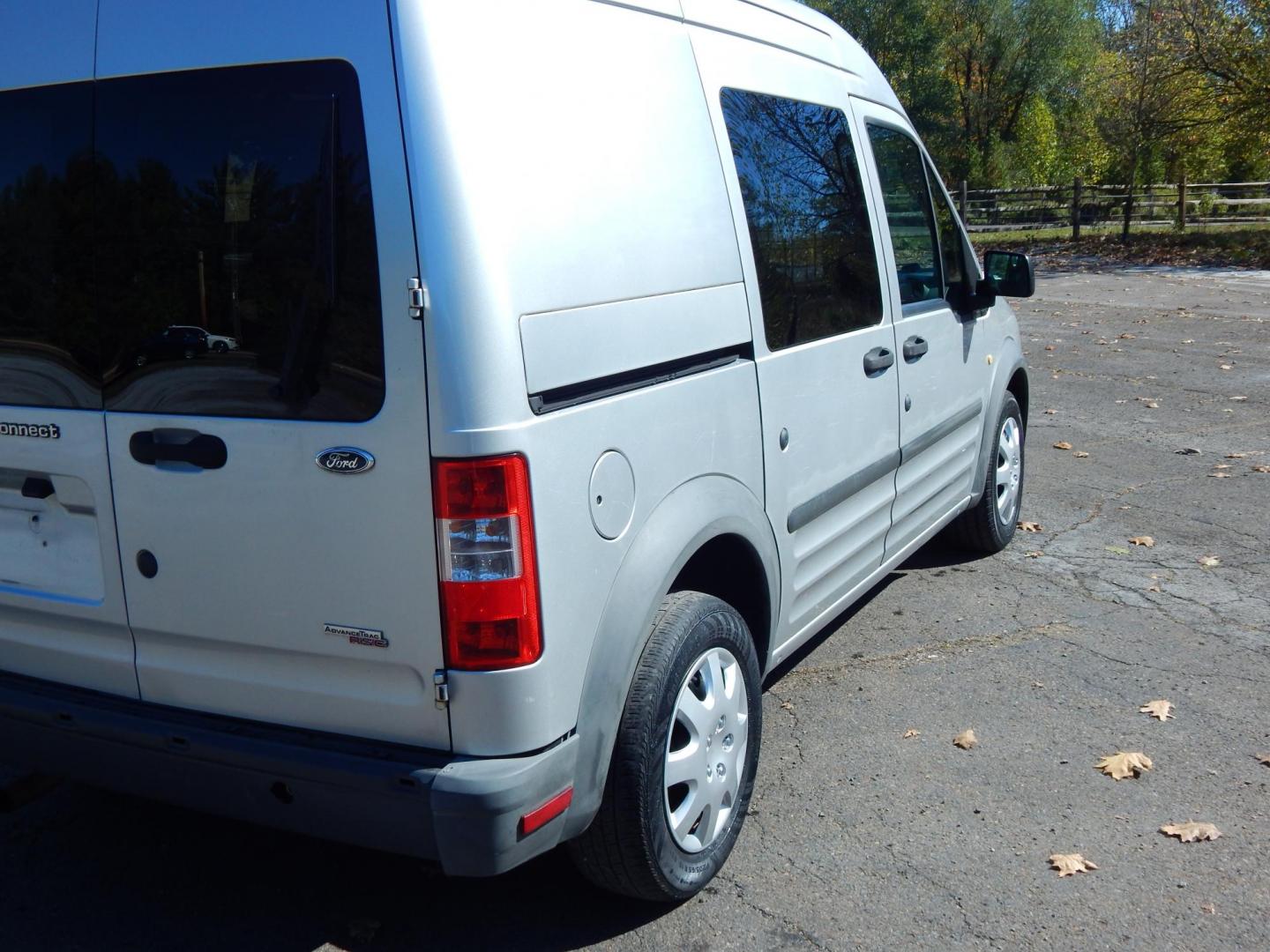 2013 Silver /Gray Cloth Ford Transit Connect XL (NM0LS6AN3DT) with an 2.0L L4 DOHC 16V engine, 4-Speed Automatic transmission, located at 6528 Lower York Road, New Hope, PA, 18938, (215) 862-9555, 40.358707, -74.977882 - Here we have a 2013 Transit Connect XL with a 2.0L 4 cylinder engine putting power to the front wheels via a smooth shifting automatic transmission. Options include: gray cloth, heat and A/C, AM/FM/CD/AUX radio, roll up windows, front defrost, separating rear wall, 2 sliding side doors with glass, 2 - Photo#3