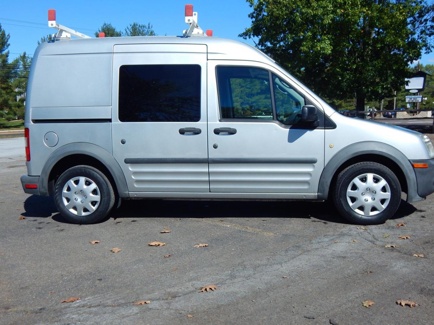 2013 Silver /Gray Cloth Ford Transit Connect XL (NM0LS6AN3DT) with an 2.0L L4 DOHC 16V engine, 4-Speed Automatic transmission, located at 6528 Lower York Road, New Hope, PA, 18938, (215) 862-9555, 40.358707, -74.977882 - Here we have a 2013 Transit Connect XL with a 2.0L 4 cylinder engine putting power to the front wheels via a smooth shifting automatic transmission. Options include: gray cloth, heat and A/C, AM/FM/CD/AUX radio, roll up windows, front defrost, separating rear wall, 2 sliding side doors with glass, 2 - Photo#6