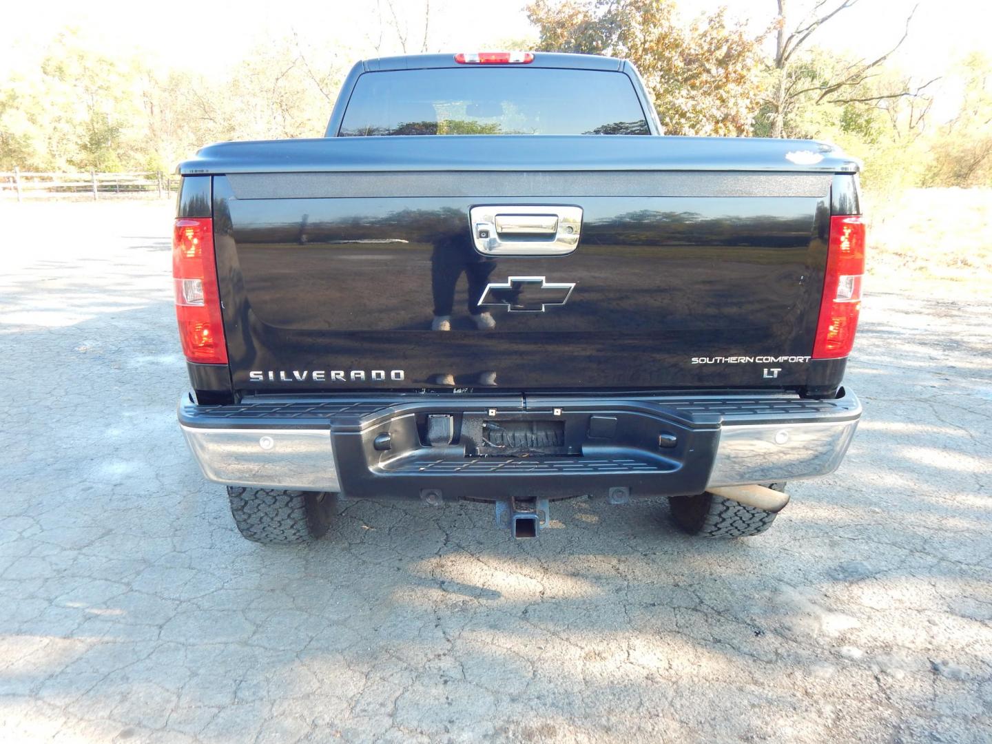 2013 Black /Black leather Chevrolet Silverado 1500 LT Ext. Cab Long Box 4WD (1GCRKSE76DZ) with an 5.3L V8 OHV 16V FFV engine, 6-Speed Automatic transmission, located at 6528 Lower York Road, New Hope, PA, 18938, (215) 862-9555, 40.358707, -74.977882 - Here we have a very cool Chevy Silverado 1500 with a 5.3L V8 putting power to an automatic 4x4 transmission. Options include: black leather, dual climate controls, automatic headlights, AM/FM/CD/AUX radio, cruise control, power windows/locks/mirrors, tilt steering wheel, side steps, bed cover, tow h - Photo#9