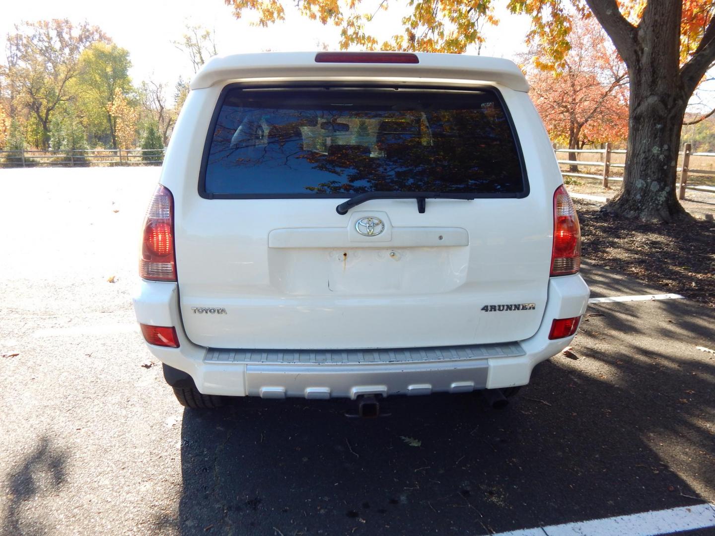 2004 White /Gray Cloth Toyota 4Runner Sport Edition 4WD (JTEBU14R440) with an 4.0L V6 DOHC 24V engine, Automatic transmission, located at 6528 Lower York Road, New Hope, PA, 18938, (215) 862-9555, 40.358707, -74.977882 - Here we have a Toyota 4 Runner with a 4.0L V6 putting power to a 4x4 automatic transmission. Options include: gray cloth, sun roof, rear power lowering window, AC/heat, cruise control, tilt steering wheel, power windows/locks/mirrors, AM/FM/CD/TAPE radio, 17 inch alloy wheels, fog lights, roof rack, - Photo#7