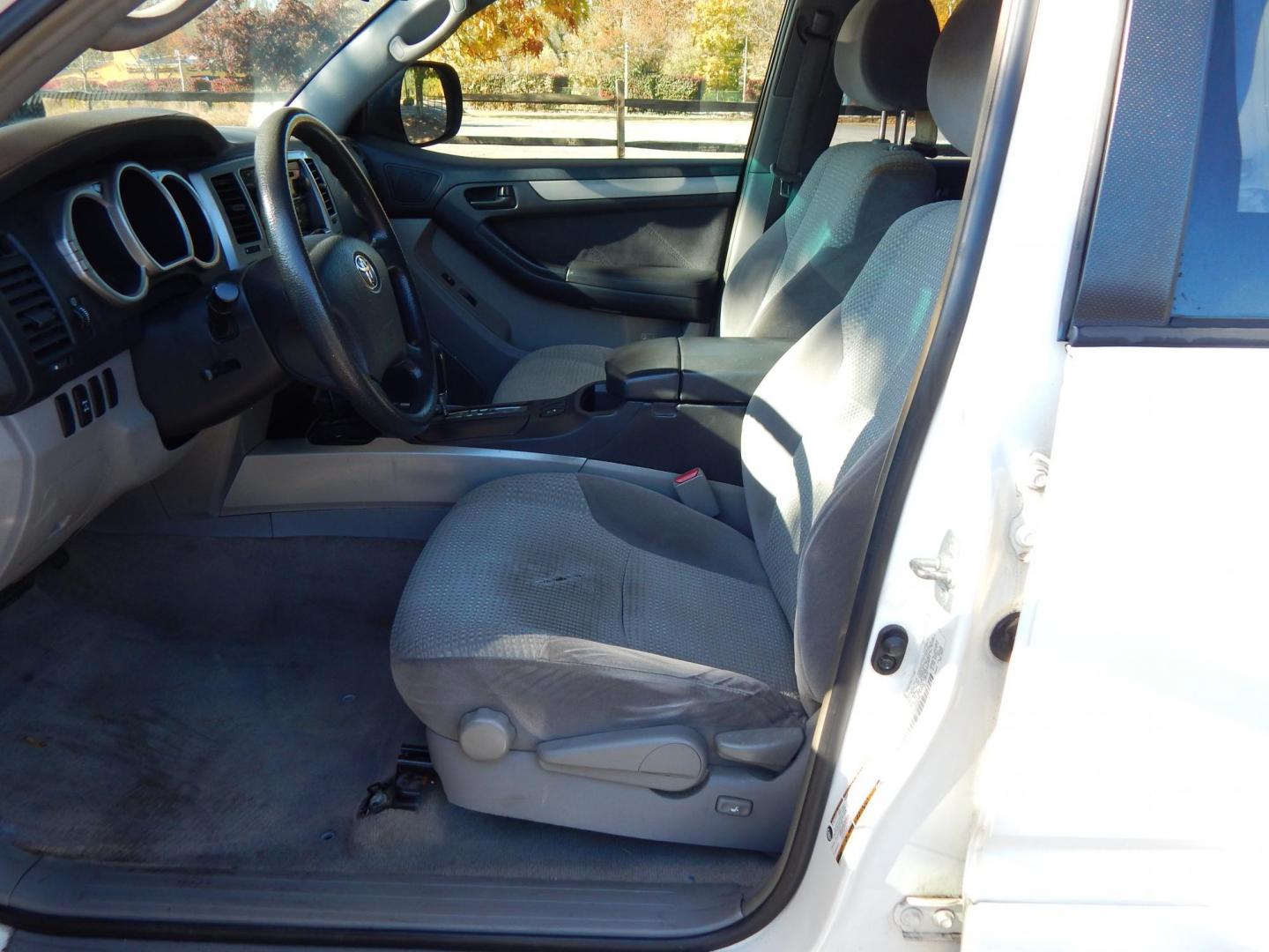 2004 White /Gray Cloth Toyota 4Runner Sport Edition 4WD (JTEBU14R440) with an 4.0L V6 DOHC 24V engine, Automatic transmission, located at 6528 Lower York Road, New Hope, PA, 18938, (215) 862-9555, 40.358707, -74.977882 - Here we have a Toyota 4 Runner with a 4.0L V6 putting power to a 4x4 automatic transmission. Options include: gray cloth, sun roof, rear power lowering window, AC/heat, cruise control, tilt steering wheel, power windows/locks/mirrors, AM/FM/CD/TAPE radio, 17 inch alloy wheels, fog lights, roof rack, - Photo#9