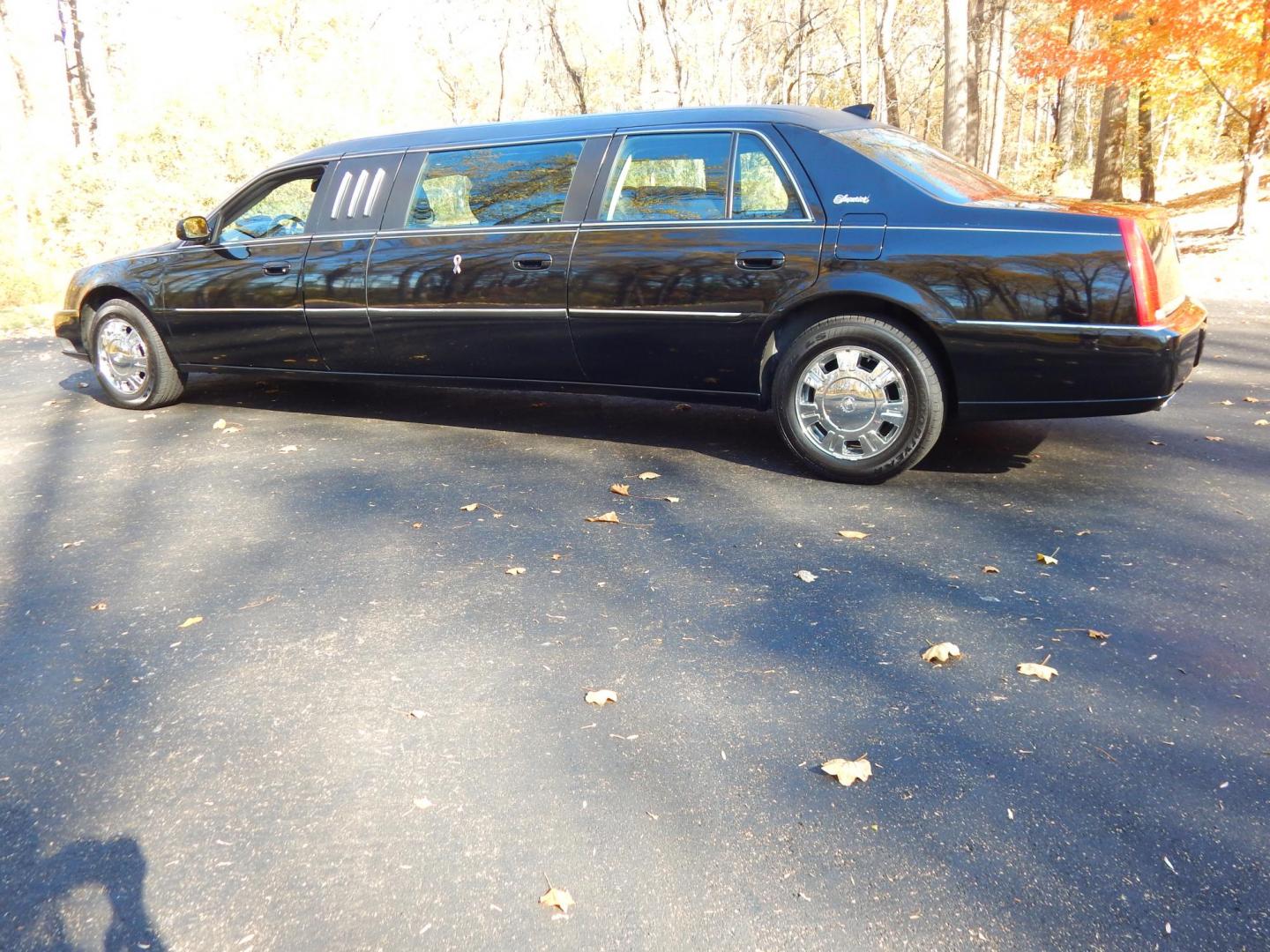 2011 Black /Black Leather Cadillac DTS Base (1GE9K9C61BU) with an 4.6L V8 DOHC 32V engine, 4-Speed Automatic transmission, located at 6528 Lower York Road, New Hope, PA, 18938, (215) 862-9555, 40.358707, -74.977882 - Here we have a very cool, low millage Cadillac DTS Pro Coachbuilder Limousine with a 4.6L V8 putting power to the front wheels via a smooth shifting automatic transmission. This limo comes ready to use for private use and/or Uber/Lift approved. This Cadillac has brand new tires, new Carplay navigati - Photo#2