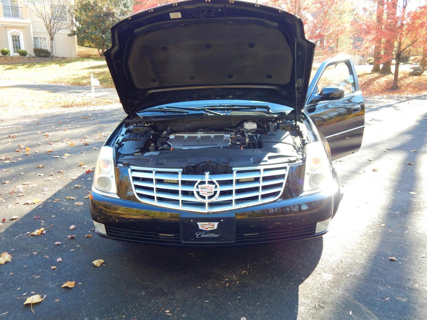 2011 Black /Black Leather Cadillac DTS Base (1GE9K9C61BU) with an 4.6L V8 DOHC 32V engine, 4-Speed Automatic transmission, located at 6528 Lower York Road, New Hope, PA, 18938, (215) 862-9555, 40.358707, -74.977882 - Here we have a very cool, low millage Cadillac DTS Pro Coachbuilder Limousine with a 4.6L V8 putting power to the front wheels via a smooth shifting automatic transmission. This limo comes ready to use for private use and/or Uber/Lift approved. This Cadillac has brand new tires, new Carplay navigati - Photo#28