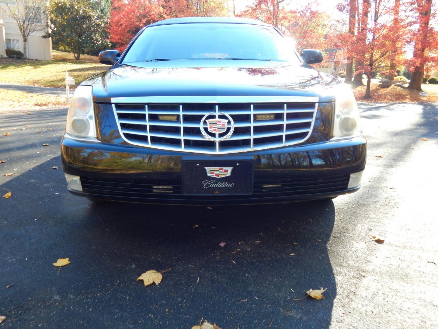 2011 Black /Black Leather Cadillac DTS Base (1GE9K9C61BU) with an 4.6L V8 DOHC 32V engine, 4-Speed Automatic transmission, located at 6528 Lower York Road, New Hope, PA, 18938, (215) 862-9555, 40.358707, -74.977882 - Here we have a very cool, low millage Cadillac DTS Pro Coachbuilder Limousine with a 4.6L V8 putting power to the front wheels via a smooth shifting automatic transmission. This limo comes ready to use for private use and/or Uber/Lift approved. This Cadillac has brand new tires, new Carplay navigati - Photo#9