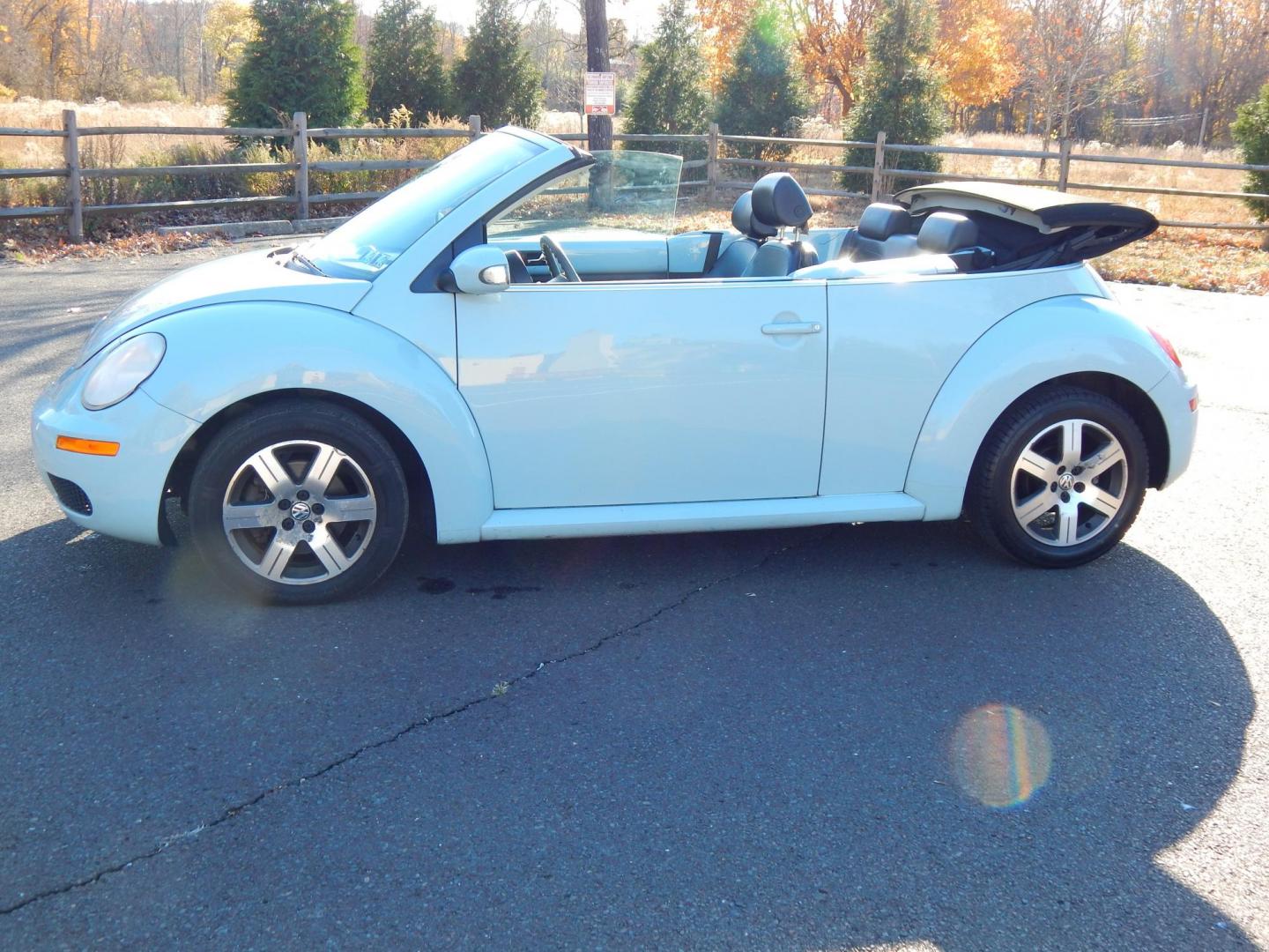 2006 Blue /Black leather Volkswagen New Beetle 2.5L Convertible (3VWRF31Y66M) with an 2.5L L5 DOHC 20V engine, Automatic transmission, located at 6528 Lower York Road, New Hope, PA, 18938, (215) 862-9555, 40.358707, -74.977882 - Here we have a VW Beetle with a 2.5L 5 cylinder engine putting power to the front wheels via an automatic transmission. Options include: black leather, AC/HEAT, heated front seats, AM/FM/SAT/CD radio, tilt steering wheel, cruise control, power windows/locks/mirrors and 16 inch alloy wheels. 11/24 Pa - Photo#17