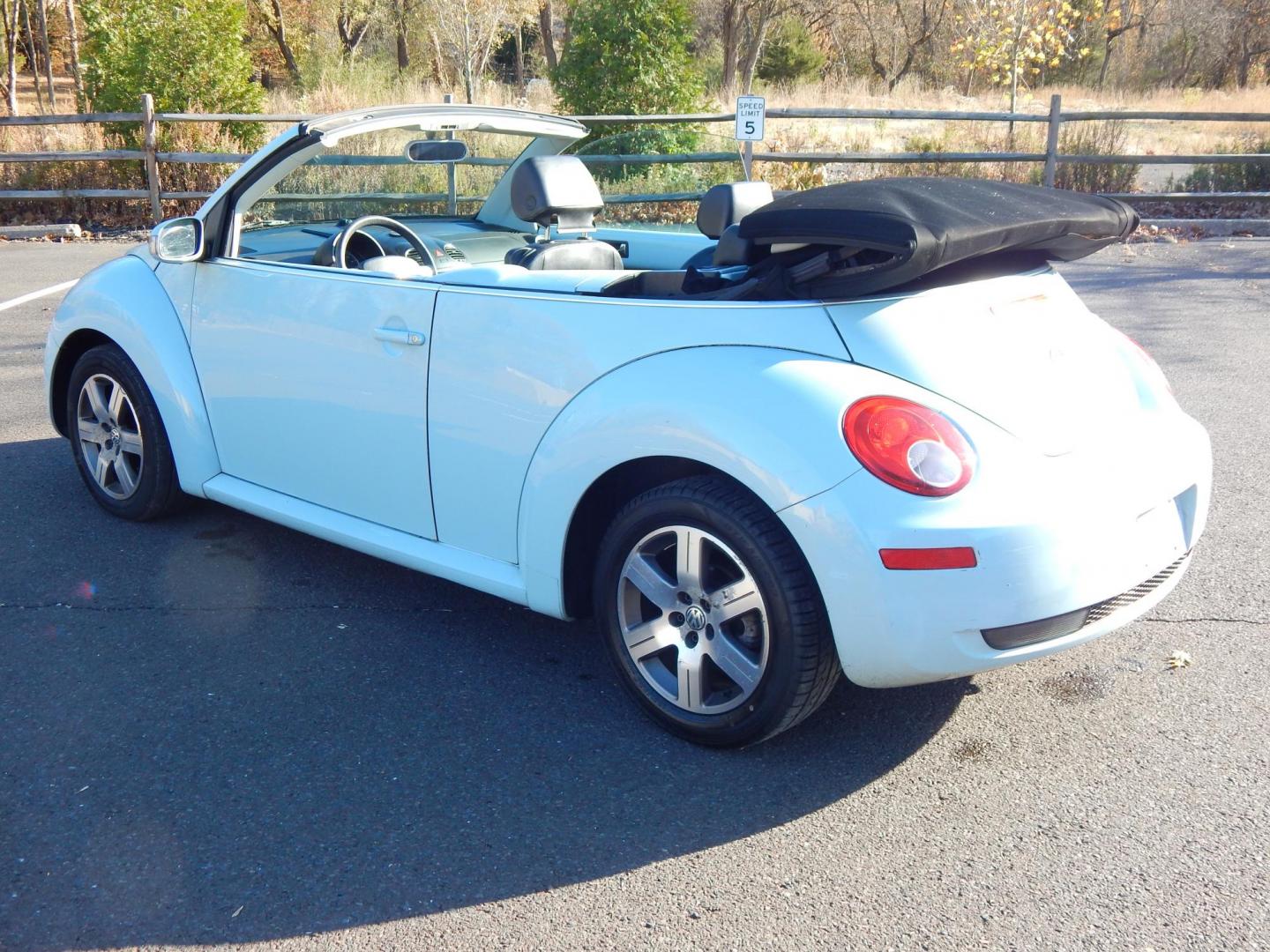 2006 Blue /Black leather Volkswagen New Beetle 2.5L Convertible (3VWRF31Y66M) with an 2.5L L5 DOHC 20V engine, Automatic transmission, located at 6528 Lower York Road, New Hope, PA, 18938, (215) 862-9555, 40.358707, -74.977882 - Here we have a VW Beetle with a 2.5L 5 cylinder engine putting power to the front wheels via an automatic transmission. Options include: black leather, AC/HEAT, heated front seats, AM/FM/SAT/CD radio, tilt steering wheel, cruise control, power windows/locks/mirrors and 16 inch alloy wheels. 11/24 Pa - Photo#18