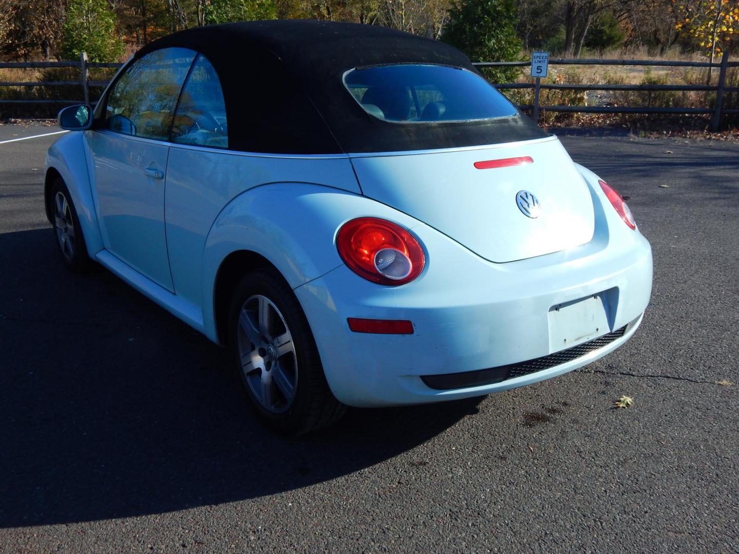 2006 Blue /Black leather Volkswagen New Beetle 2.5L Convertible (3VWRF31Y66M) with an 2.5L L5 DOHC 20V engine, Automatic transmission, located at 6528 Lower York Road, New Hope, PA, 18938, (215) 862-9555, 40.358707, -74.977882 - Here we have a VW Beetle with a 2.5L 5 cylinder engine putting power to the front wheels via an automatic transmission. Options include: black leather, AC/HEAT, heated front seats, AM/FM/SAT/CD radio, tilt steering wheel, cruise control, power windows/locks/mirrors and 16 inch alloy wheels. 11/24 Pa - Photo#2