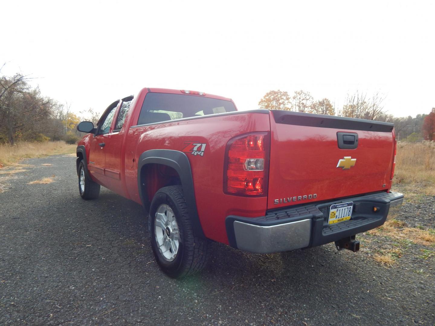 2013 RED /Black Cloth Chevrolet Silverado 1500 LT Ext. Cab Long Box 4WD (1GCRKSE78DZ) with an 5.3L V8 OHV 16V FFV engine, 6-Speed Automatic transmission, located at 6528 Lower York Road, New Hope, PA, 18938, (215) 862-9555, 40.358707, -74.977882 - Here we have a very nice Chevy Silverado with a 5.3L V8 putting power to a 4x4 automatic transmission. Options include: black cloth, dual climate controls, AM/FM/CD/AUX radio, cruise control, tilt steering wheel, automatic headlights, power windows, power locks, power mirrors, 18 inch alloy wheels a - Photo#1