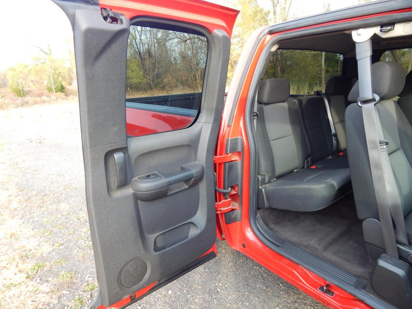 2013 RED /Black Cloth Chevrolet Silverado 1500 LT Ext. Cab Long Box 4WD (1GCRKSE78DZ) with an 5.3L V8 OHV 16V FFV engine, 6-Speed Automatic transmission, located at 6528 Lower York Road, New Hope, PA, 18938, (215) 862-9555, 40.358707, -74.977882 - Here we have a very nice Chevy Silverado with a 5.3L V8 putting power to a 4x4 automatic transmission. Options include: black cloth, dual climate controls, AM/FM/CD/AUX radio, cruise control, tilt steering wheel, automatic headlights, power windows, power locks, power mirrors, 18 inch alloy wheels a - Photo#15