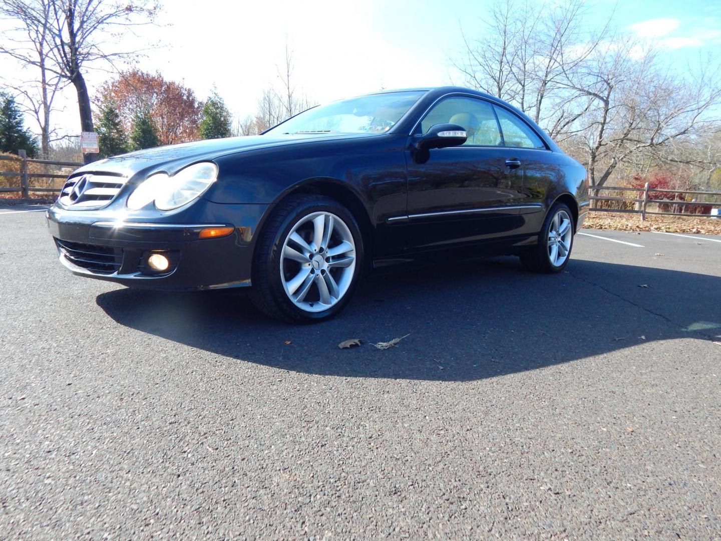 2006 Black /Tan Leather Mercedes-Benz CLK350 CLK350 Coupe (WDBTJ56J16F) with an 3.5L V6 DOHC 24V engine, 7-Speed Automatic Overdrive transmission, located at 6528 Lower York Road, New Hope, PA, 18938, (215) 862-9555, 40.358707, -74.977882 - Here we have a Mercedes Benz CLK350 with a 3.5L V6 putting power to the rear wheels via a smooth shifting automatic transmission. Options include: tan leather, dual power seats, dual climate control, sunroof, AM/FM/CD radio, Front heated seats, cruise control, tilt steering wheel, automatic headligh - Photo#0