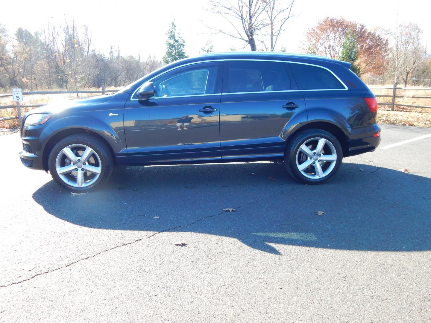 2011 Blue /Brown Leather Audi Q7 3.0 S Line Prestige quattro (WA1DGAFE3BD) with an 3.0L V6 DOHC 24V TURBO engine, 6-Speed Automatic transmission, located at 6528 Lower York Road, New Hope, PA, 18938, (215) 862-9555, 40.358707, -74.977882 - Here we have a reconstructed title Audi Q7 with a 3.0L supercharged V6 putting power to all four wheels via a smooth shifting automatic transmission. Options include: brown leather, dual power seats, wood grain, dual climate controls, heated seats, AM/FM/CD/MEDIA radio, Bose speakers, memory drivers - Photo#1