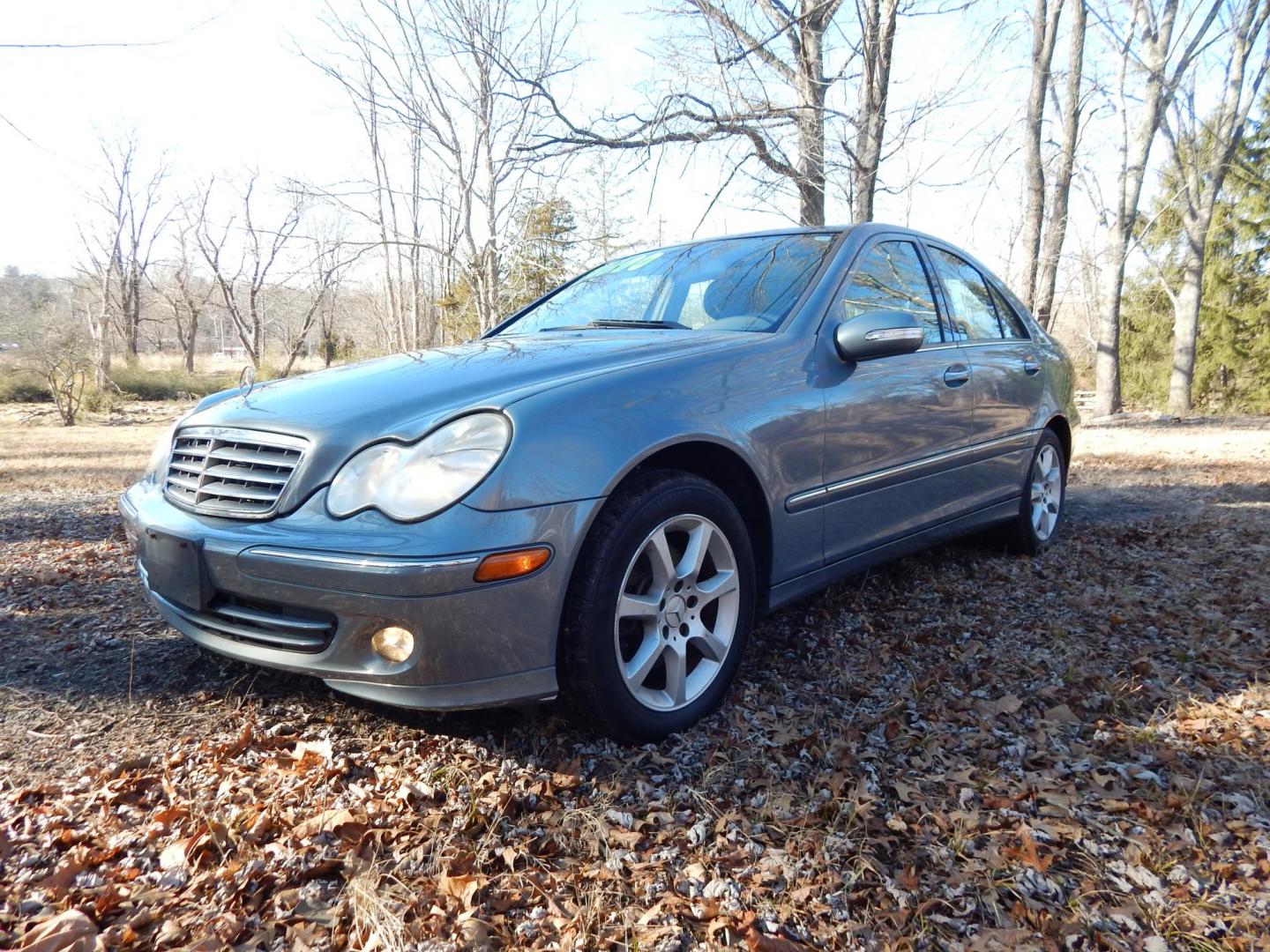 2007 Blue /Gray Leather Mercedes-Benz C-Class C280 Luxury Sedan 4Matic (WDBRF92H57F) with an 3.2L V6 SOHC 18V engine, Automatic transmission, located at 6528 Lower York Road, New Hope, PA, 18938, (215) 862-9555, 40.358707, -74.977882 - Here we have a Mercedes Benz C280 with a 3.0L V6 putting power to the ground via a smooth shifting all wheel drive transmission. Options include: gray leather, dual power seats, heated front seats, dual climate controls, AM/FM/CD radio, power tilt steering wheel, automatic headlights, power windows/ - Photo#0