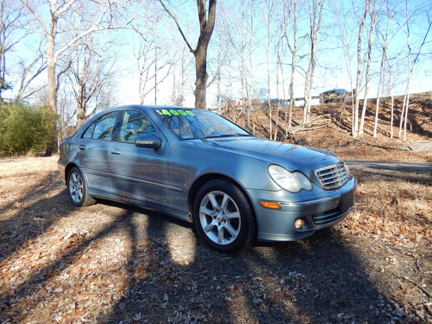 2007 Blue /Gray Leather Mercedes-Benz C-Class C280 Luxury Sedan 4Matic (WDBRF92H57F) with an 3.2L V6 SOHC 18V engine, Automatic transmission, located at 6528 Lower York Road, New Hope, PA, 18938, (215) 862-9555, 40.358707, -74.977882 - Here we have a Mercedes Benz C280 with a 3.0L V6 putting power to the ground via a smooth shifting all wheel drive transmission. Options include: gray leather, dual power seats, heated front seats, dual climate controls, AM/FM/CD radio, power tilt steering wheel, automatic headlights, power windows/ - Photo#1