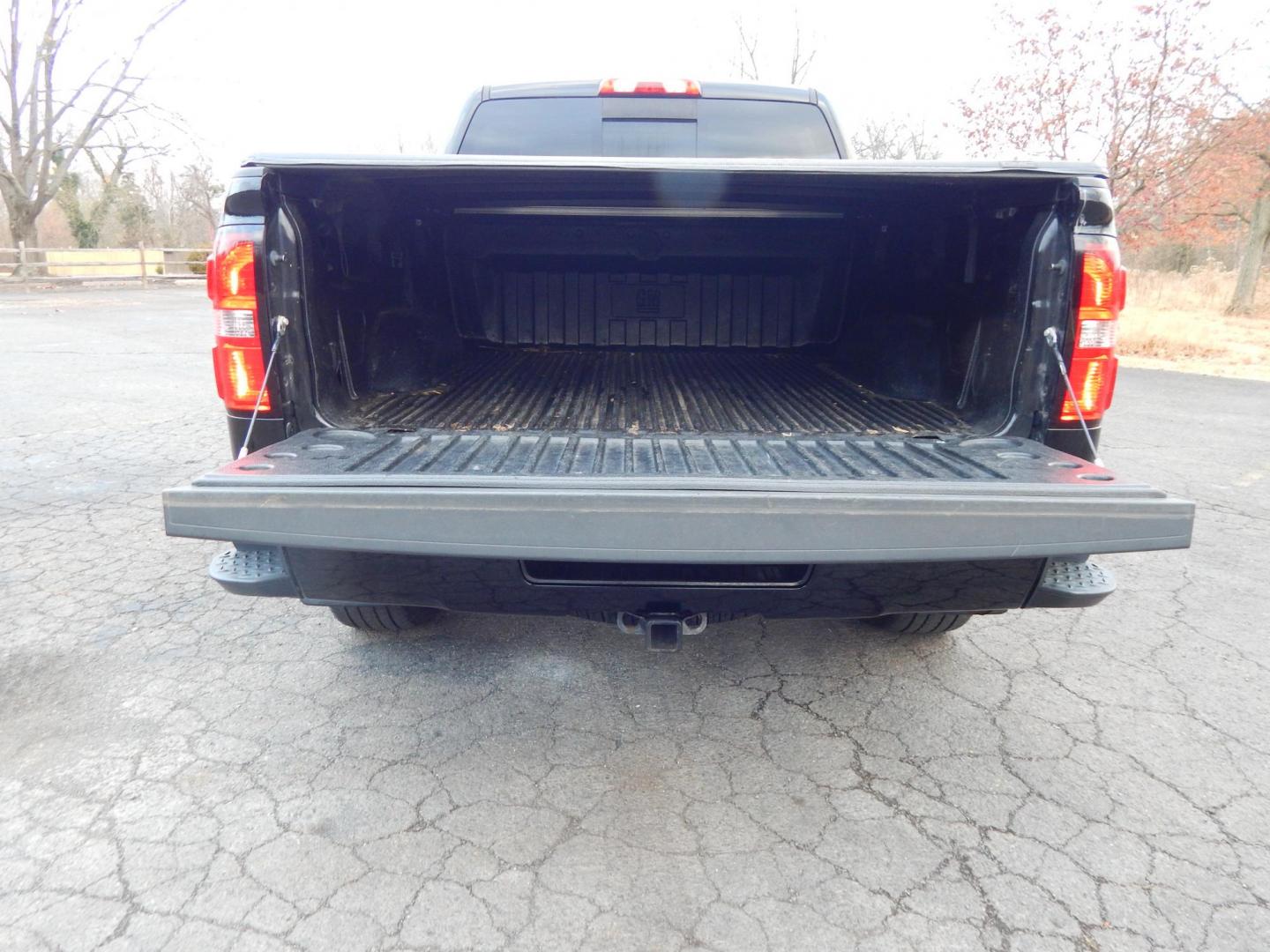 2014 Black /Black Leather GMC Sierra 1500 SLT Crew Cab 4WD (3GTU2VEC1EG) with an 5.3L V8 OHV 16V engine, 6-Speed Automatic transmission, located at 6528 Lower York Road, New Hope, PA, 18938, (215) 862-9555, 40.358707, -74.977882 - Photo#17