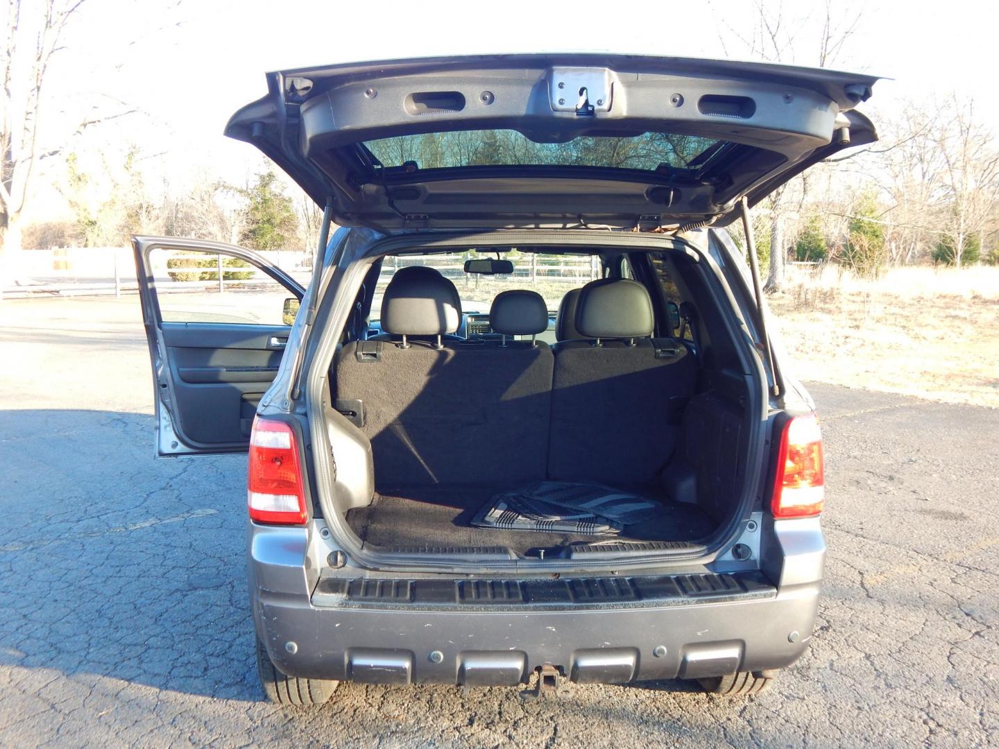 2012 Gray /Black Leather Ford Escape Limited 4WD (1FMCU9EG8CK) with an 3.0L V6 DOHC 24V engine, 6-Speed Automatic transmission, located at 6528 Lower York Road, New Hope, PA, 18938, (215) 862-9555, 40.358707, -74.977882 - Here we have a Ford Escape Limited with a 3.0L V6 putting power to an all wheel drive automatic transmission. Options include: black leather, power drivers seat, heated front seats, dual climate, AM/FM/CD/AUX/SIRIUS radio, cruise control, sunroof, automatic headlights, power windows/locks/mirrors, r - Photo#13