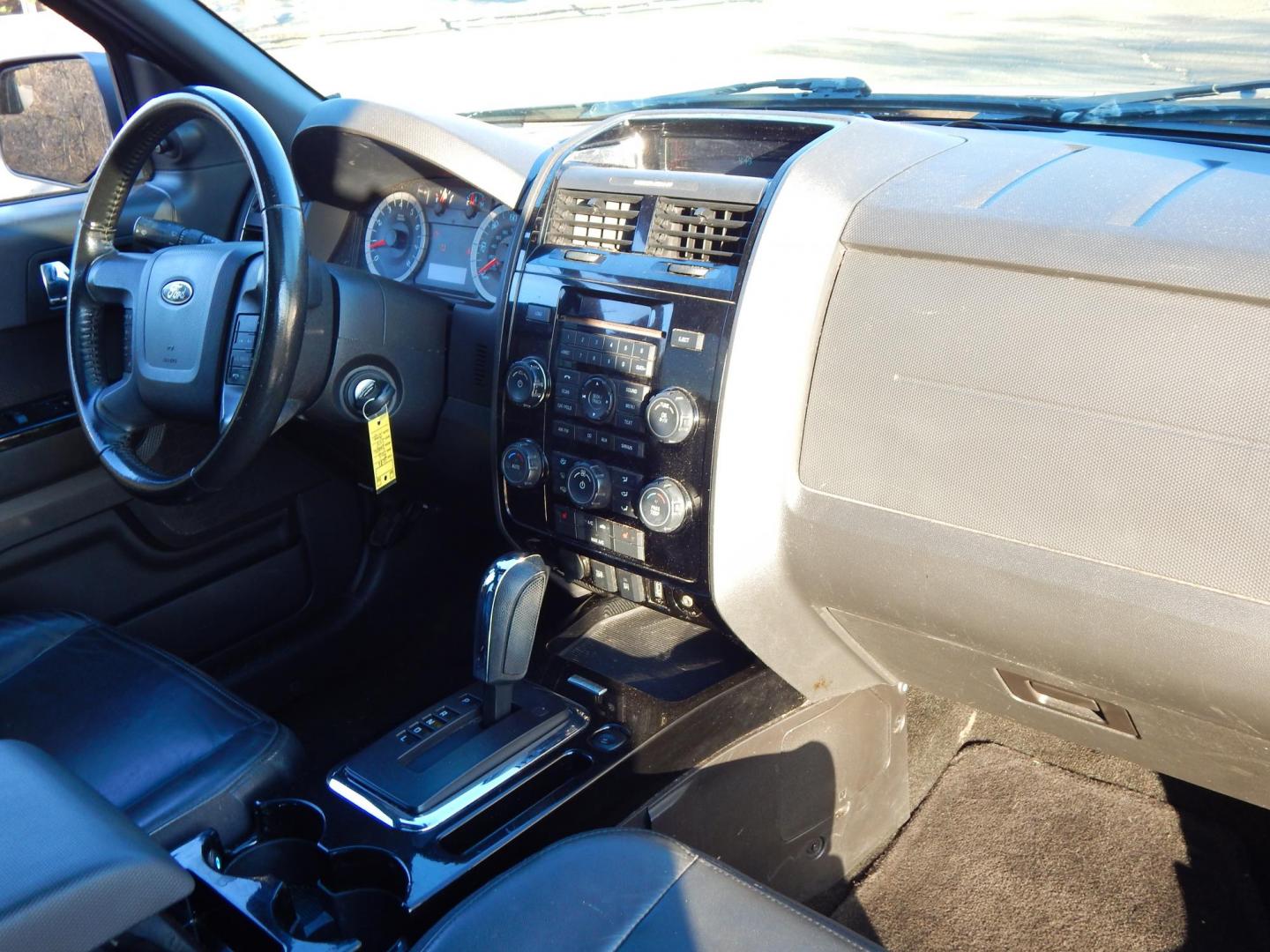 2012 Gray /Black Leather Ford Escape Limited 4WD (1FMCU9EG8CK) with an 3.0L V6 DOHC 24V engine, 6-Speed Automatic transmission, located at 6528 Lower York Road, New Hope, PA, 18938, (215) 862-9555, 40.358707, -74.977882 - Here we have a Ford Escape Limited with a 3.0L V6 putting power to an all wheel drive automatic transmission. Options include: black leather, power drivers seat, heated front seats, dual climate, AM/FM/CD/AUX/SIRIUS radio, cruise control, sunroof, automatic headlights, power windows/locks/mirrors, r - Photo#17