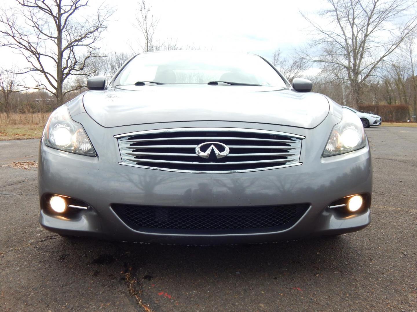 2013 Gray /Black leather Infiniti G Coupe x AWD (JN1CV6ELXDM) with an 3.7L V6 DOHC 24V engine, 5-Speed Automatic transmission, located at 6528 Lower York Road, New Hope, PA, 18938, (215) 862-9555, 40.358707, -74.977882 - Here we have very fun driving, ONE OWNER, Infiniti G37X with a 3.7L V6 putting power to all four wheels via an automatic transmission. Options include: black leather, dual power seats, heated front seats, dual climate controls, cruise control, power tilt steering wheel, sunroof, automatic headlights - Photo#6