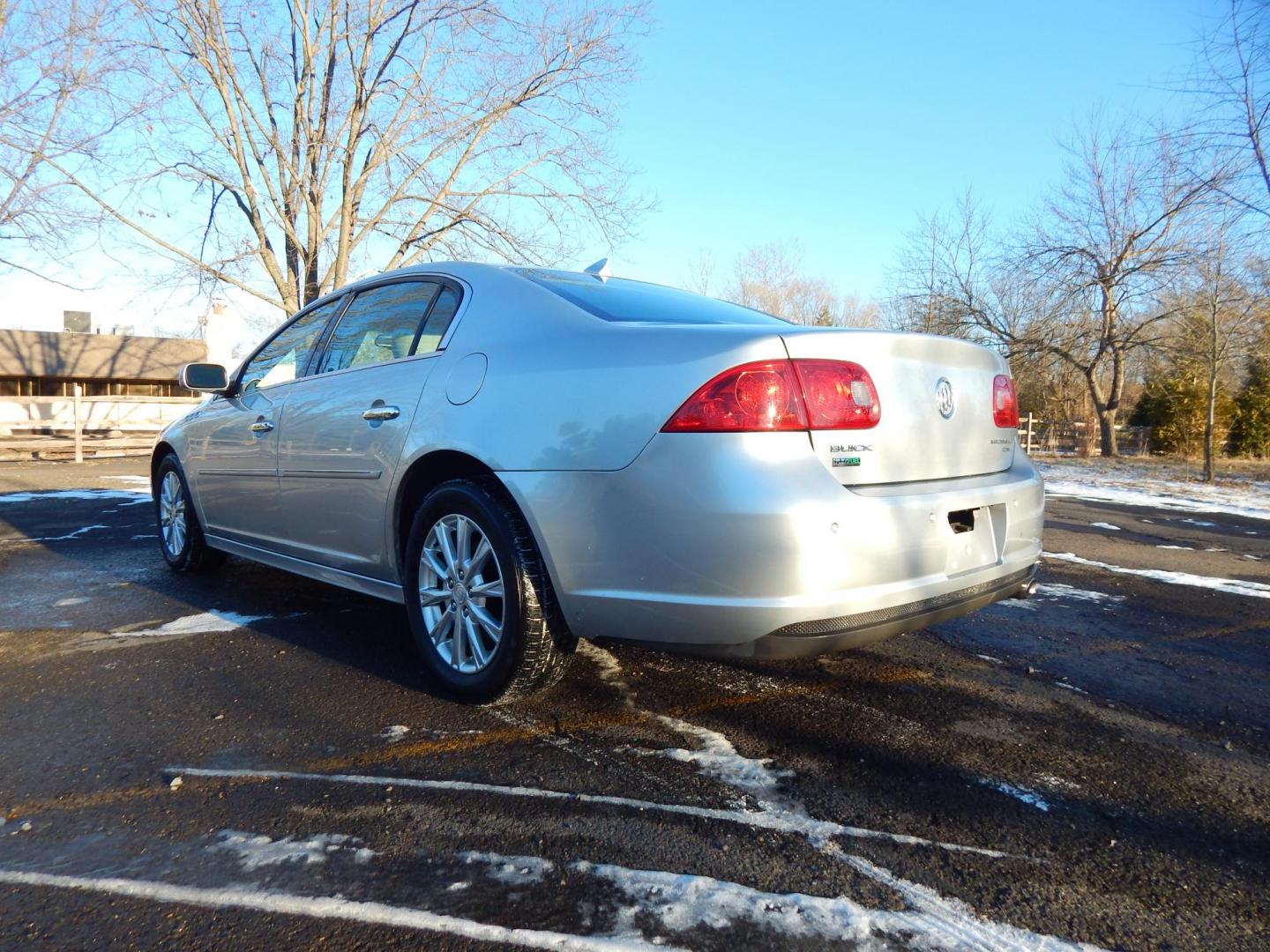 2010 Silver /Gray Leather Buick Lucerne CXL (1G4HC5EM8AU) with an 3.9L V6 OHV 12V engine, 4-Speed Automatic transmission, located at 6528 Lower York Road, New Hope, PA, 18938, (215) 862-9555, 40.358707, -74.977882 - Here we have a very nice, ONE OWNER, Buick with a 3.9L V6 putting power to the front wheels via a smooth shifting automatic transmission. Options include: gray leather, dual power seats, heat, A/C, AM/FM/CD/XM radio, heated front seats, heated steering wheel, automatic headlights, tilt steering whee - Photo#1