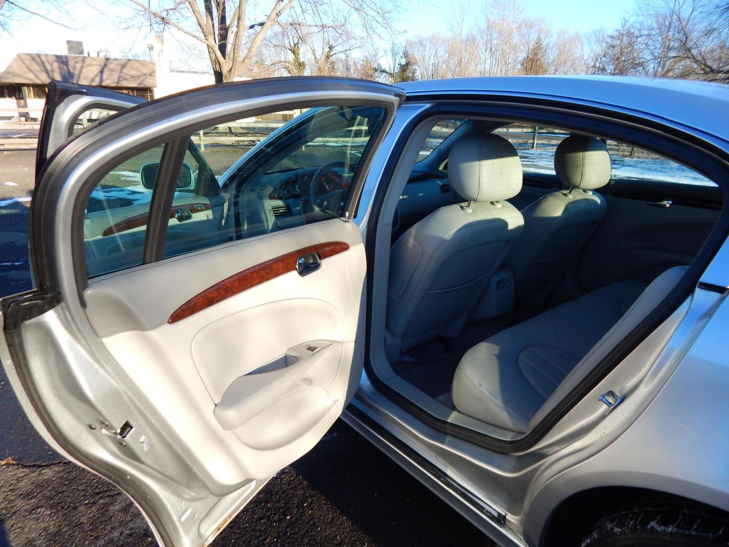 2010 Silver /Gray Leather Buick Lucerne CXL (1G4HC5EM8AU) with an 3.9L V6 OHV 12V engine, 4-Speed Automatic transmission, located at 6528 Lower York Road, New Hope, PA, 18938, (215) 862-9555, 40.358707, -74.977882 - Here we have a very nice, ONE OWNER, Buick with a 3.9L V6 putting power to the front wheels via a smooth shifting automatic transmission. Options include: gray leather, dual power seats, heat, A/C, AM/FM/CD/XM radio, heated front seats, heated steering wheel, automatic headlights, tilt steering whee - Photo#10