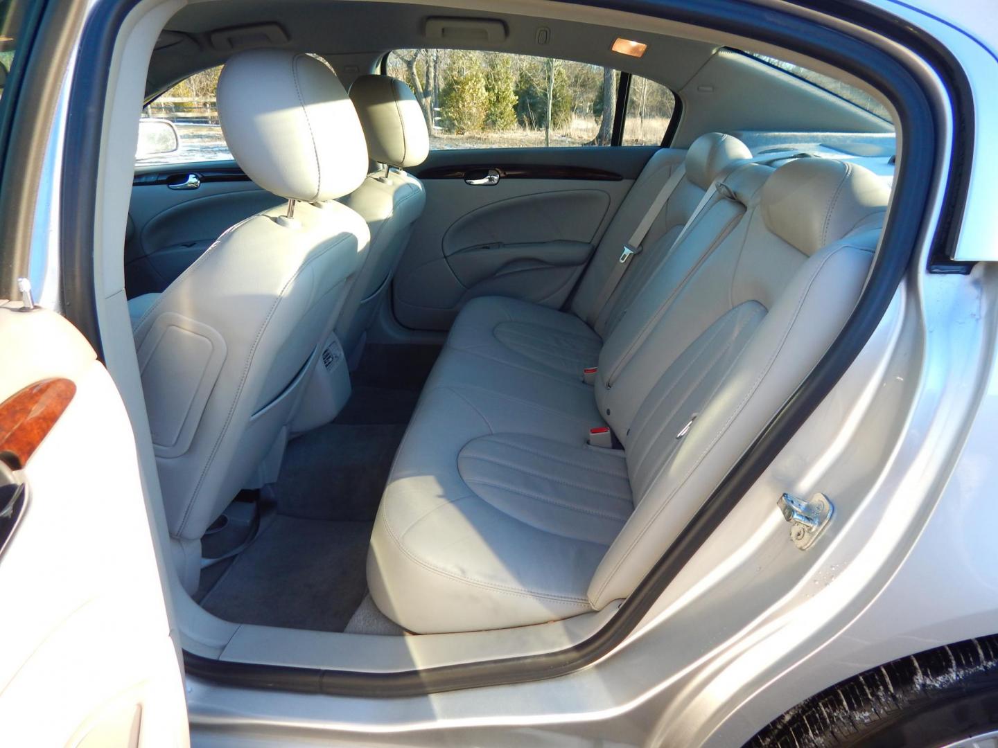 2010 Silver /Gray Leather Buick Lucerne CXL (1G4HC5EM8AU) with an 3.9L V6 OHV 12V engine, 4-Speed Automatic transmission, located at 6528 Lower York Road, New Hope, PA, 18938, (215) 862-9555, 40.358707, -74.977882 - Here we have a very nice, ONE OWNER, Buick with a 3.9L V6 putting power to the front wheels via a smooth shifting automatic transmission. Options include: gray leather, dual power seats, heat, A/C, AM/FM/CD/XM radio, heated front seats, heated steering wheel, automatic headlights, tilt steering whee - Photo#11