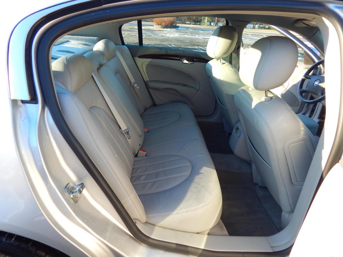 2010 Silver /Gray Leather Buick Lucerne CXL (1G4HC5EM8AU) with an 3.9L V6 OHV 12V engine, 4-Speed Automatic transmission, located at 6528 Lower York Road, New Hope, PA, 18938, (215) 862-9555, 40.358707, -74.977882 - Here we have a very nice, ONE OWNER, Buick with a 3.9L V6 putting power to the front wheels via a smooth shifting automatic transmission. Options include: gray leather, dual power seats, heat, A/C, AM/FM/CD/XM radio, heated front seats, heated steering wheel, automatic headlights, tilt steering whee - Photo#14