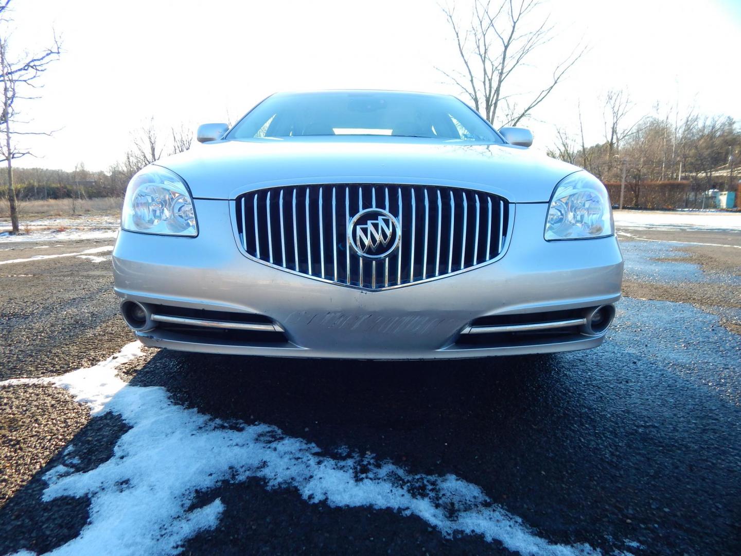 2010 Silver /Gray Leather Buick Lucerne CXL (1G4HC5EM8AU) with an 3.9L V6 OHV 12V engine, 4-Speed Automatic transmission, located at 6528 Lower York Road, New Hope, PA, 18938, (215) 862-9555, 40.358707, -74.977882 - Here we have a very nice, ONE OWNER, Buick with a 3.9L V6 putting power to the front wheels via a smooth shifting automatic transmission. Options include: gray leather, dual power seats, heat, A/C, AM/FM/CD/XM radio, heated front seats, heated steering wheel, automatic headlights, tilt steering whee - Photo#6