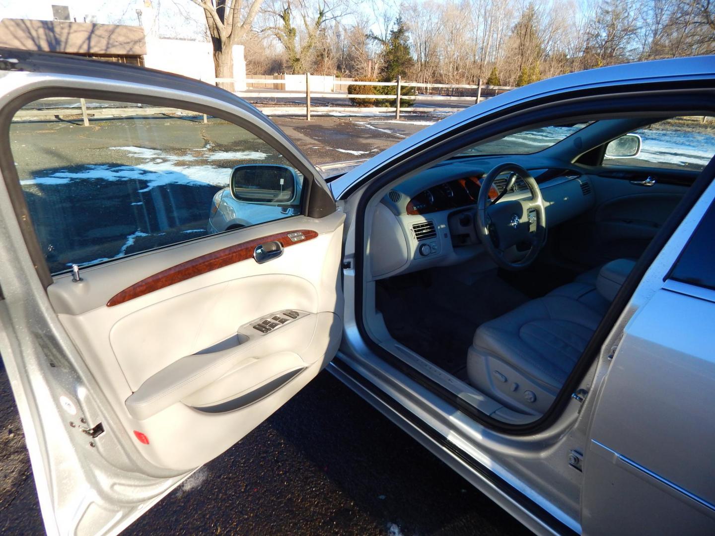 2010 Silver /Gray Leather Buick Lucerne CXL (1G4HC5EM8AU) with an 3.9L V6 OHV 12V engine, 4-Speed Automatic transmission, located at 6528 Lower York Road, New Hope, PA, 18938, (215) 862-9555, 40.358707, -74.977882 - Here we have a very nice, ONE OWNER, Buick with a 3.9L V6 putting power to the front wheels via a smooth shifting automatic transmission. Options include: gray leather, dual power seats, heat, A/C, AM/FM/CD/XM radio, heated front seats, heated steering wheel, automatic headlights, tilt steering whee - Photo#8