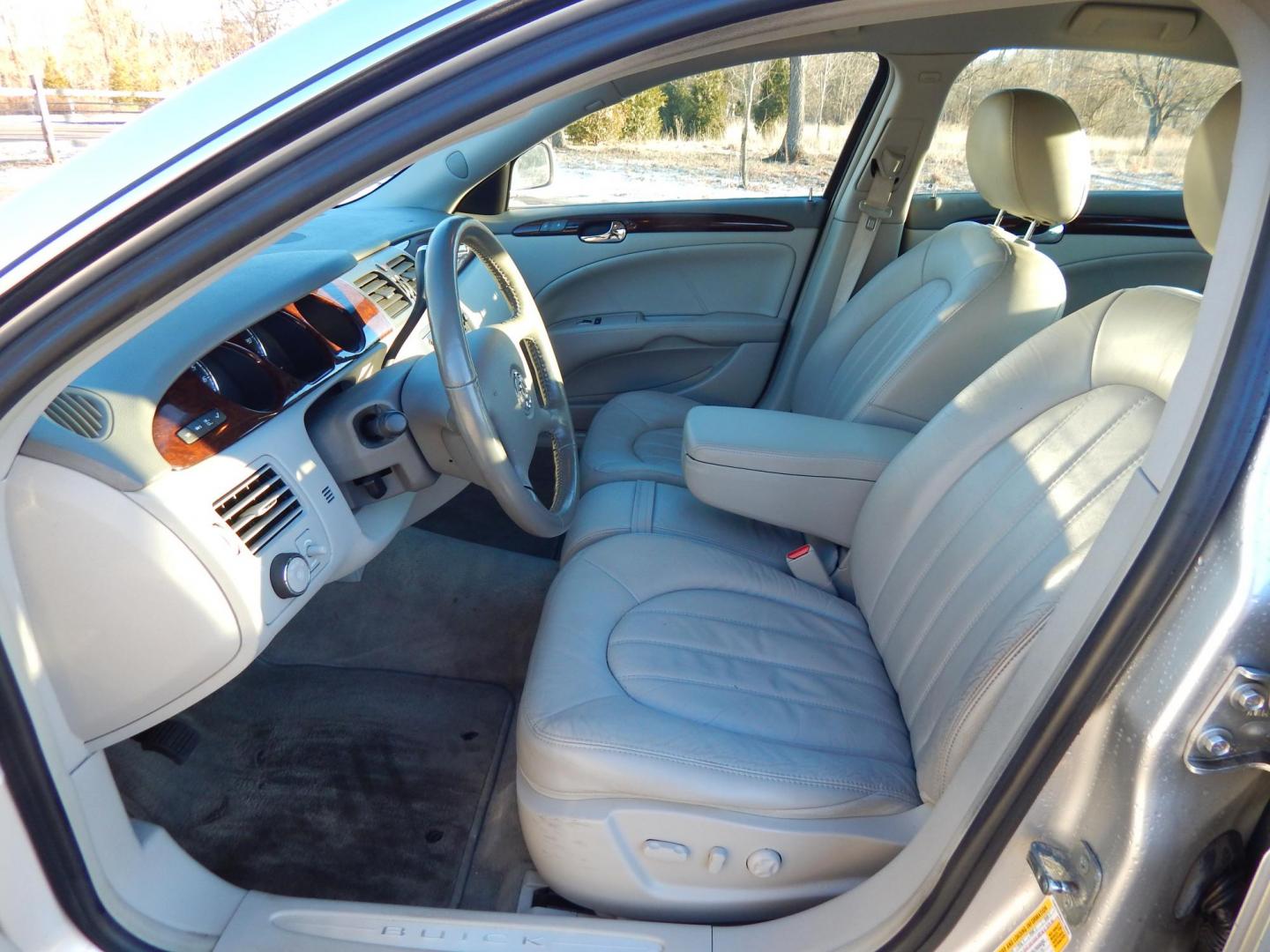 2010 Silver /Gray Leather Buick Lucerne CXL (1G4HC5EM8AU) with an 3.9L V6 OHV 12V engine, 4-Speed Automatic transmission, located at 6528 Lower York Road, New Hope, PA, 18938, (215) 862-9555, 40.358707, -74.977882 - Here we have a very nice, ONE OWNER, Buick with a 3.9L V6 putting power to the front wheels via a smooth shifting automatic transmission. Options include: gray leather, dual power seats, heat, A/C, AM/FM/CD/XM radio, heated front seats, heated steering wheel, automatic headlights, tilt steering whee - Photo#9