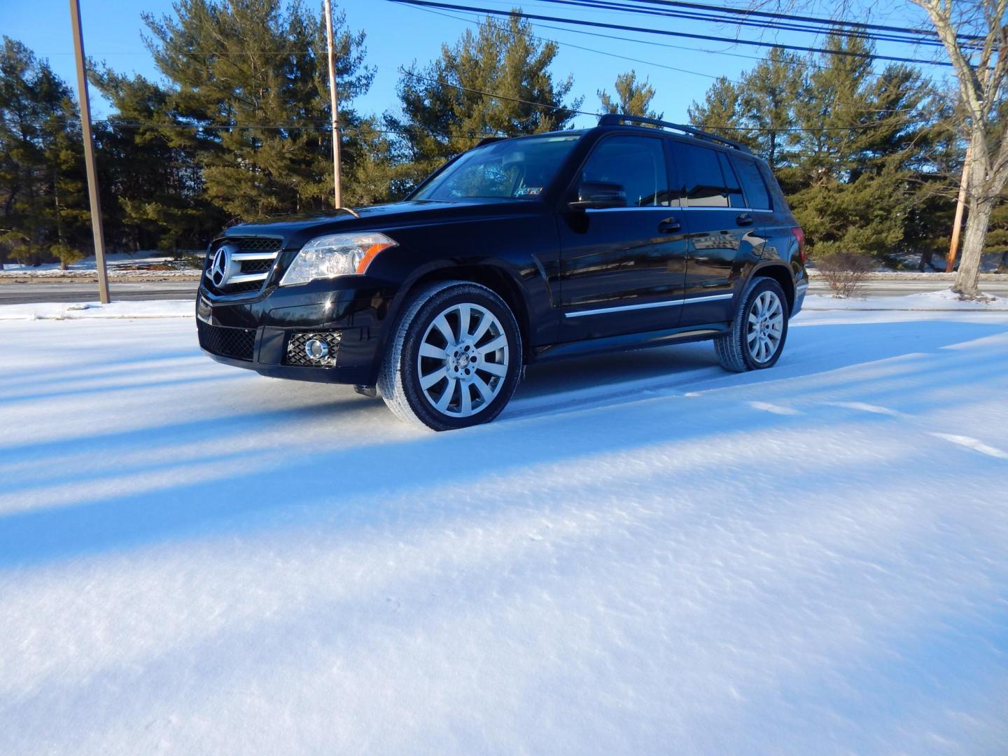 2012 Black /Black Leather Mercedes-Benz GLK-Class GLK350 4MATIC (WDCGG8HB5CF) with an 3.5L V6 DOHC 24V engine, 7-Speed Automatic transmission, located at 6528 Lower York Road, New Hope, PA, 18938, (215) 862-9555, 40.358707, -74.977882 - Here we have a very nice, Mercedes GLK 350 with a 3.5L V6 putting power to all four wheels via a smooth shifting automatic transmission. Options include: black leather with wood trim, dual power seats, drivers memory seats, dual climate controls, heated front seats, dual moonroofs, AM/FM/CD/AUX/SAT - Photo#2