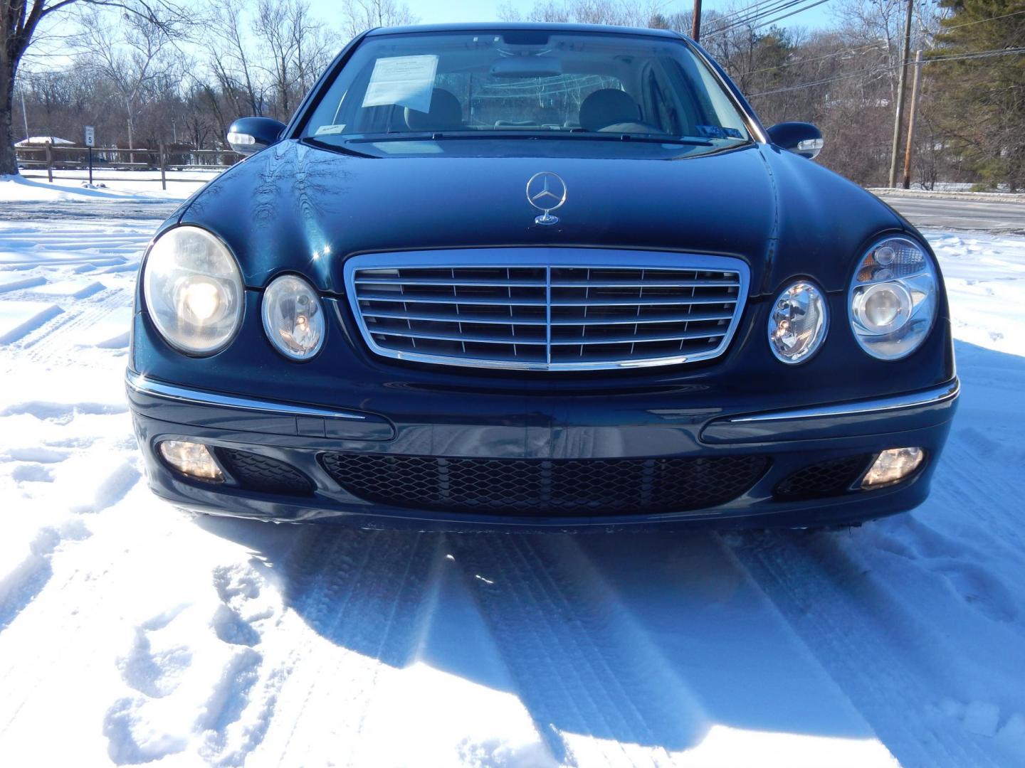 2005 Blue /Gray Leather Mercedes-Benz E-Class E500 (WDBUF83J25X) with an 5.0L V8 SOHC 24V engine, Automatic transmission, located at 6528 Lower York Road, New Hope, PA, 18938, (215) 862-9555, 40.358707, -74.977882 - Photo#6