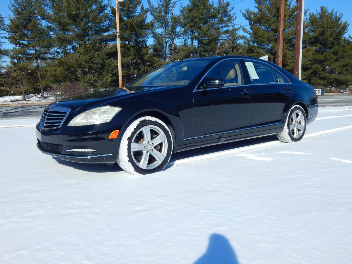 2011 Black /Tan Leather Mercedes-Benz S-Class S550 4-MATIC (WDDNG8GB5BA) with an 5.5L V8 DOHC 32V engine, 7-Speed Automatic transmission, located at 6528 Lower York Road, New Hope, PA, 18938, (215) 862-9555, 40.358707, -74.977882 - Photo#2