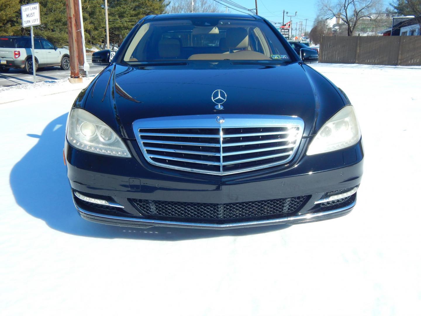 2011 Black /Tan Leather Mercedes-Benz S-Class S550 4-MATIC (WDDNG8GB5BA) with an 5.5L V8 DOHC 32V engine, 7-Speed Automatic transmission, located at 6528 Lower York Road, New Hope, PA, 18938, (215) 862-9555, 40.358707, -74.977882 - Photo#7