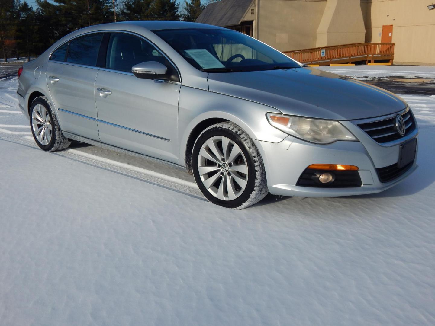 2010 Silver /Black Leather Volkswagen CC Sport (WVWNP7AN4AE) with an 2.0L L4 DOHC 16V TURBO engine, 6 Speed Manual transmission, located at 6528 Lower York Road, New Hope, PA, 18938, (215) 862-9555, 40.358707, -74.977882 - Photo#5