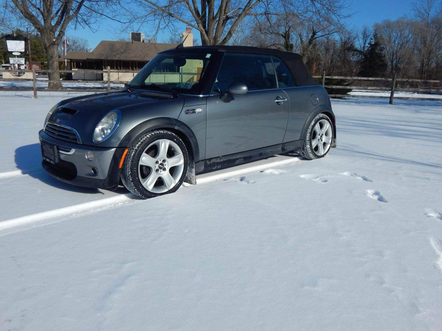 2008 Gray /Black leather Mini Cooper S Convertible (WMWRH33538T) with an 1.6L L4 DOHC 16V SUPERCHARGER engine, Automatic transmission, located at 6528 Lower York Road, New Hope, PA, 18938, (215) 862-9555, 40.358707, -74.977882 - Here we have a Mini Cooper S with a 1.6L Turbo engine putting power to the front wheels via an automatic transmission. Options include: black leather, keyless entry, cruise control, tilt steering wheel, AM/FM/CD radio, power windows, power locks, power mirrors, drivers/passengers front/side airbags, - Photo#3