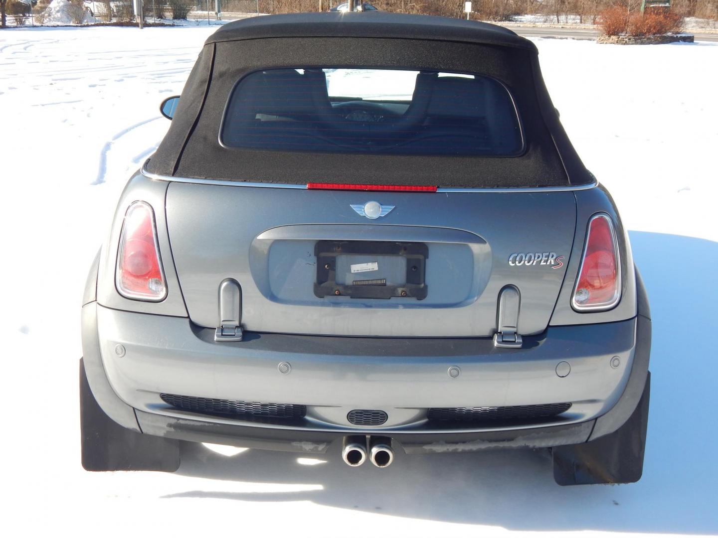 2008 Gray /Black leather Mini Cooper S Convertible (WMWRH33538T) with an 1.6L L4 DOHC 16V SUPERCHARGER engine, Automatic transmission, located at 6528 Lower York Road, New Hope, PA, 18938, (215) 862-9555, 40.358707, -74.977882 - Here we have a Mini Cooper S with a 1.6L Turbo engine putting power to the front wheels via an automatic transmission. Options include: black leather, keyless entry, cruise control, tilt steering wheel, AM/FM/CD radio, power windows, power locks, power mirrors, drivers/passengers front/side airbags, - Photo#8