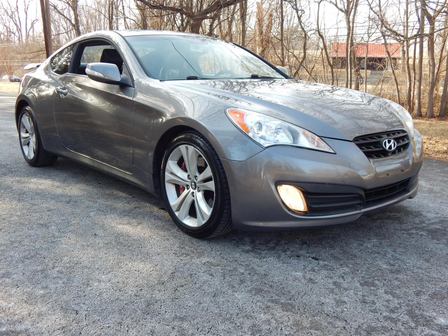 2010 Gray /Black Leather Hyundai Genesis Coupe 3.8 Auto (KMHHU6KHXAU) with an 3.8L V6 DOHC 24V engine, 6-Speed Automatic transmission, located at 6528 Lower York Road, New Hope, PA, 18938, (215) 862-9555, 40.358707, -74.977882 - Here we have a very fun driving Hyundai Genesis coupe track edition with a 3.8L V6 putting power to the rear wheels via a smooth shifting automatic transmission. Options include: black leather, keyless entry, heated front seats, A/C, heat, AM/FM/CD/XM/AUX radio, cruise control, sunroof, tilt steerin - Photo#5