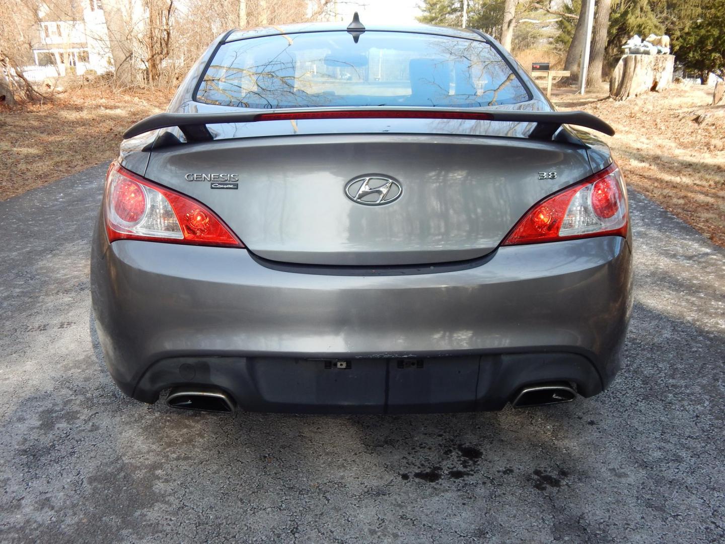 2010 Gray /Black Leather Hyundai Genesis Coupe 3.8 Auto (KMHHU6KHXAU) with an 3.8L V6 DOHC 24V engine, 6-Speed Automatic transmission, located at 6528 Lower York Road, New Hope, PA, 18938, (215) 862-9555, 40.358707, -74.977882 - Here we have a very fun driving Hyundai Genesis coupe track edition with a 3.8L V6 putting power to the rear wheels via a smooth shifting automatic transmission. Options include: black leather, keyless entry, heated front seats, A/C, heat, AM/FM/CD/XM/AUX radio, cruise control, sunroof, tilt steerin - Photo#7