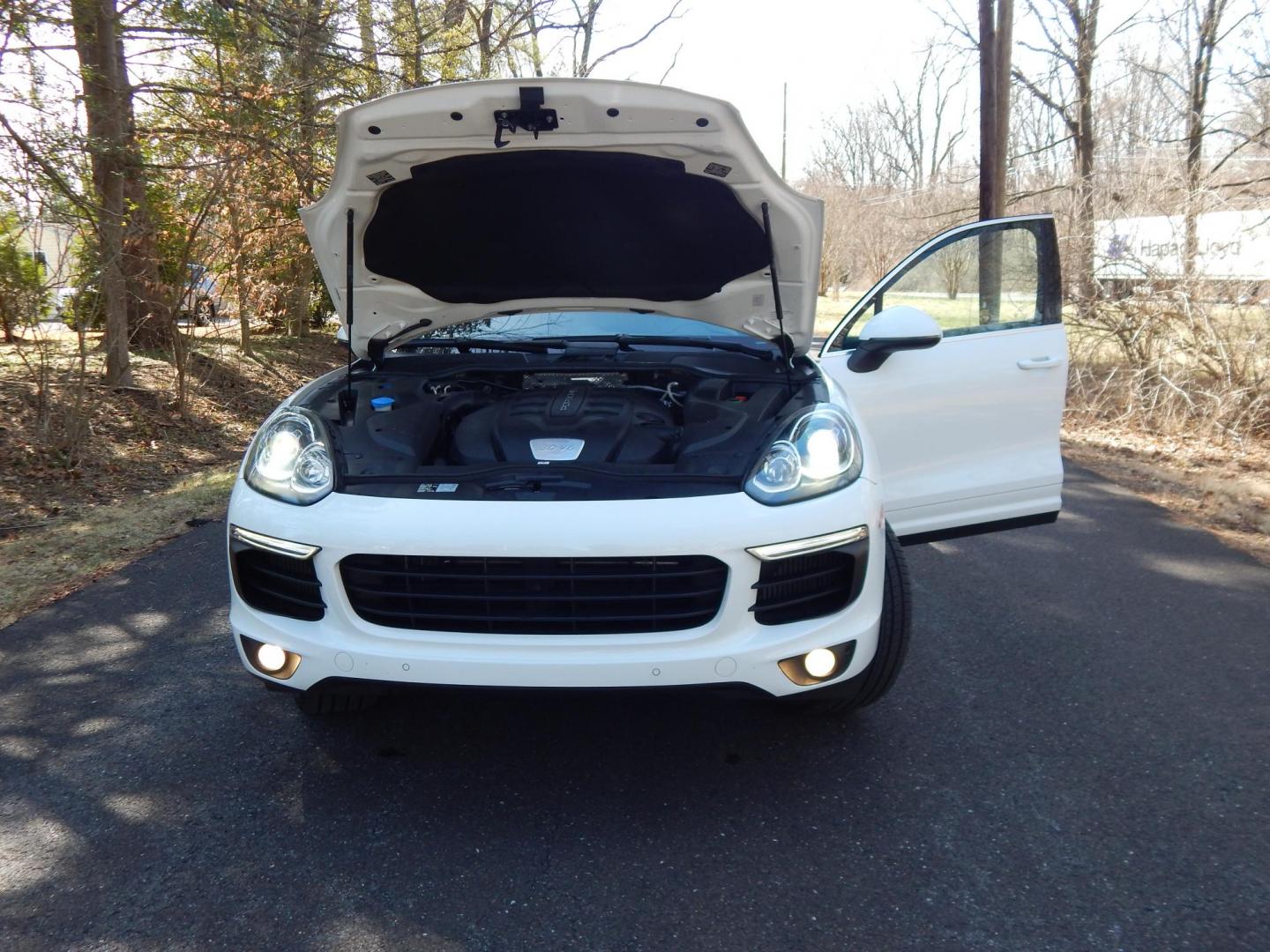 2016 White /Black Leather Porsche Cayenne Diesel (WP1AF2A23GK) with an 3.0L V6 DOHC 24V DIESEL engine, 8-Speed Automatic transmission, located at 6528 Lower York Road, New Hope, PA, 18938, (215) 862-9555, 40.358707, -74.977882 - Here we have a beautiful running and driving Porsche Cayenne with a turbo diesel 3.0L V6 putting power to all four wheels via a smooth shifting automatic transmission. Options include: black leather, keyless entry, 2 master keys, cruise control, tilt steering wheel, power windows/locks/mirrors, powe - Photo#19